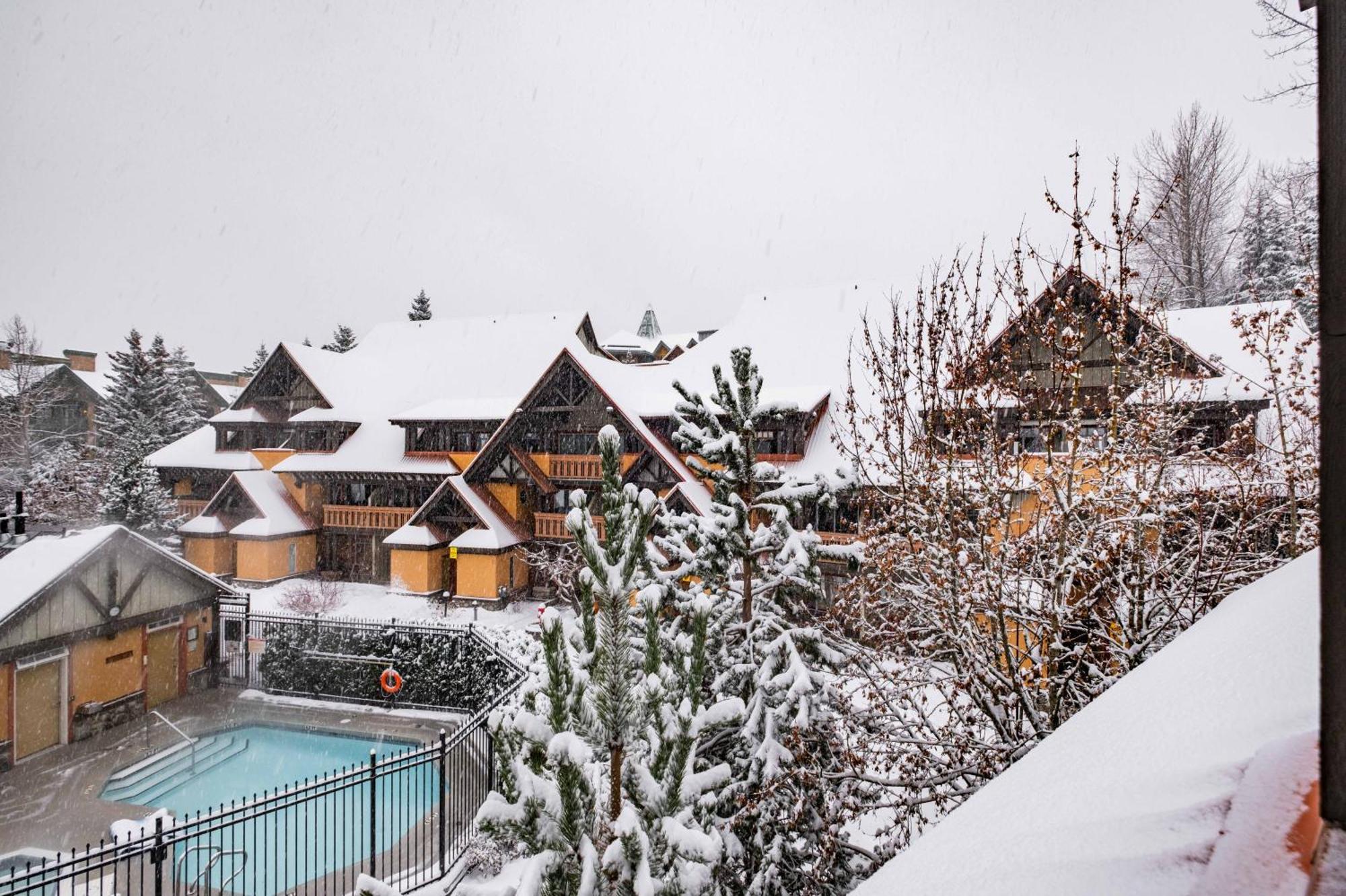 Sunpath By Outpost Whistler Villa Exterior foto