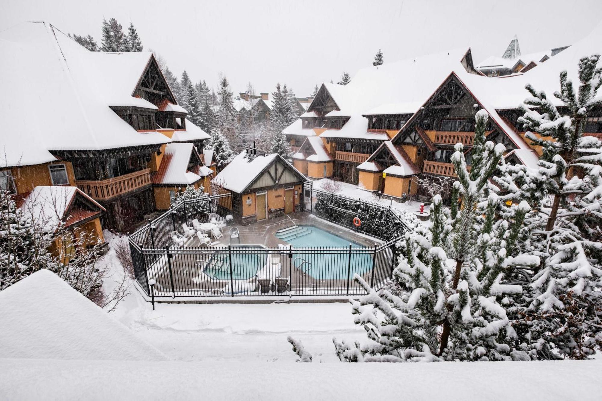 Sunpath By Outpost Whistler Villa Exterior foto