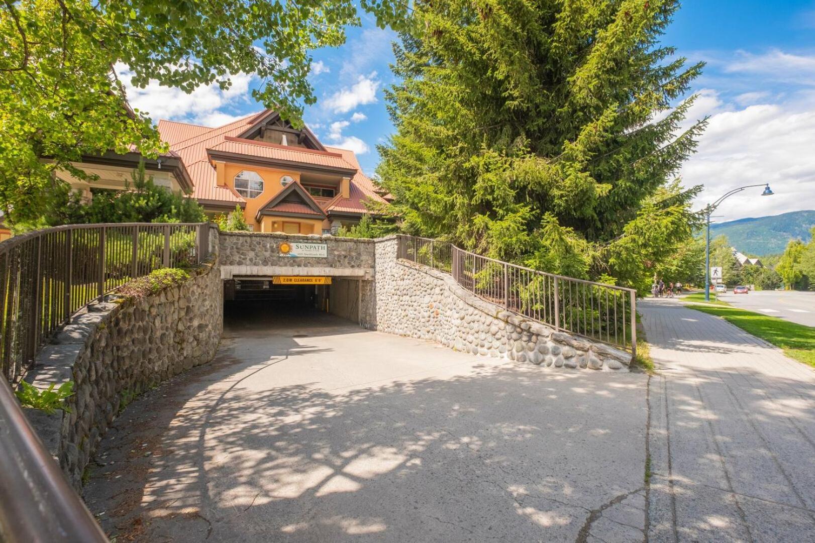 Sunpath By Outpost Whistler Villa Exterior foto