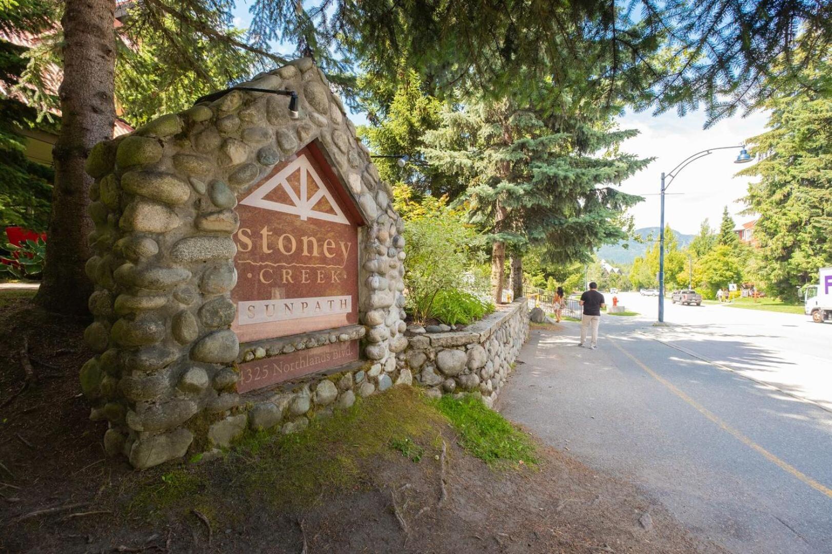 Sunpath By Outpost Whistler Villa Exterior foto